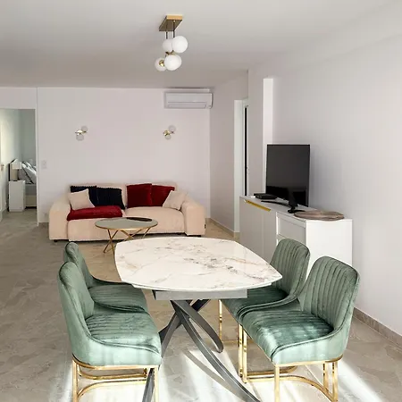De Luxe Climatise, Parking & 2 Balcons Вильфранш-сюр-Мер