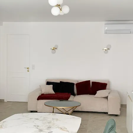 De Luxe Climatise, Parking & 2 Balcons *