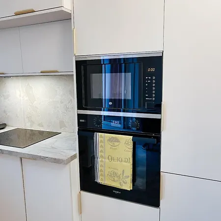 Apartment De Luxe Climatise, Parking & 2 Balcons