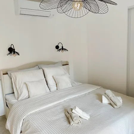De Luxe Climatise, Parking & 2 Balcons Apartment *