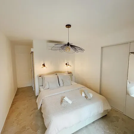 De Luxe Climatise, Parking & 2 Balcons *