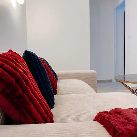 Apartment De Luxe Climatise, Parking & 2 Balcons *