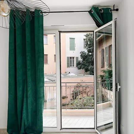 Apartamento De Luxe Climatise, Parking & 2 Balcons Villefranche-sur-Mer